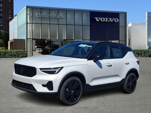 2026 Volvo XC40 B5 Ultra Black Edition