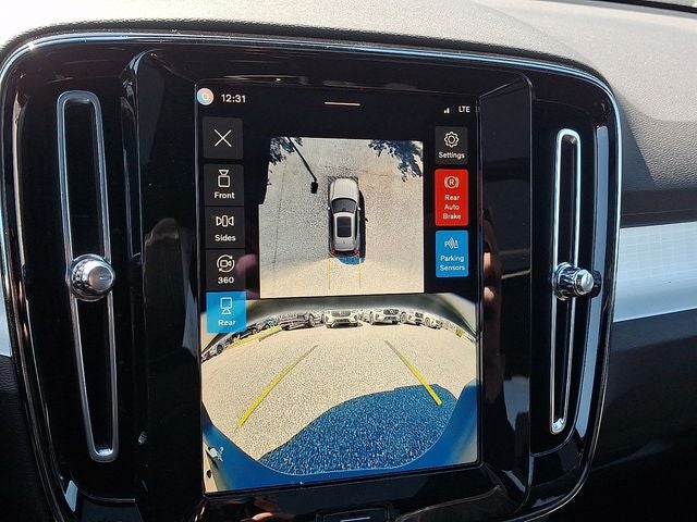2026 Volvo XC40 B5 Ultra Black Edition