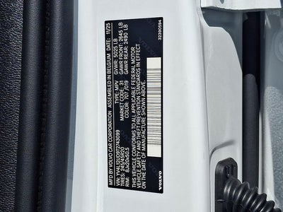 2026 Volvo XC40 B5 Ultra Black Edition