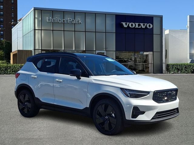 2026 Volvo XC40 B5 Ultra Black Edition