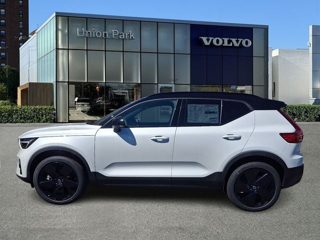 2026 Volvo XC40 B5 Ultra Black Edition
