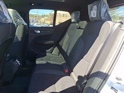 2026 Volvo XC40 B5 Ultra Black Edition