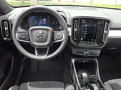 2026 Volvo XC40 B5 Ultra Black Edition