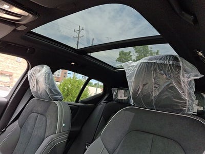 2026 Volvo XC40 B5 Ultra Black Edition