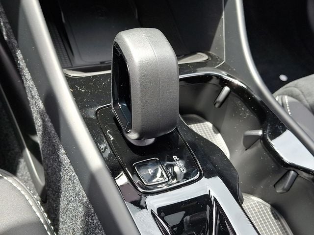 2026 Volvo XC40 B5 Ultra Black Edition