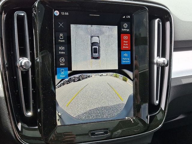 2026 Volvo XC40 B5 Ultra Black Edition