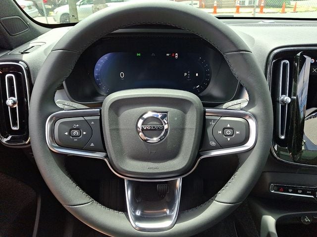 2026 Volvo XC40 B5 Ultra Black Edition