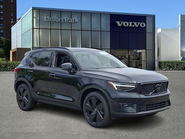 2026 Volvo XC40 B5 Ultra Black Edition