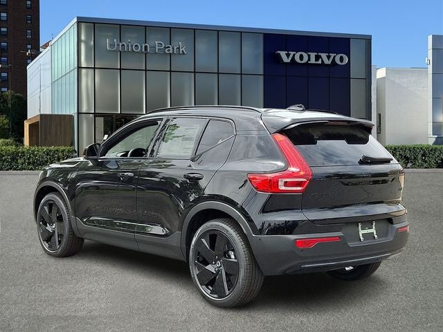 2026 Volvo XC40 B5 Ultra Black Edition