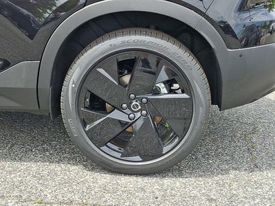 2026 Volvo XC40 B5 Ultra Black Edition