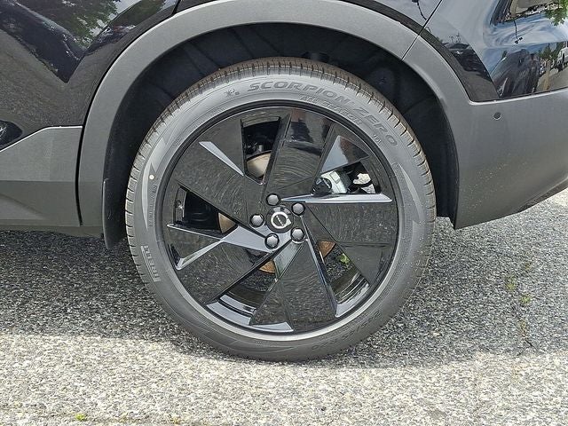 2026 Volvo XC40 B5 Ultra Black Edition