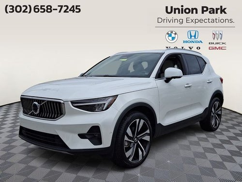 2024 Volvo XC40 B5 Plus Bright Theme