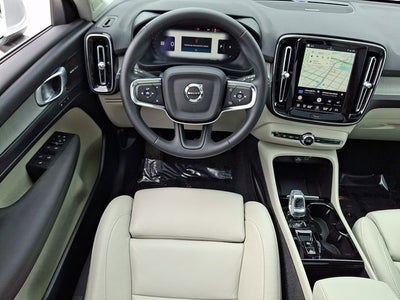2024 Volvo XC40 B5 Plus Bright Theme