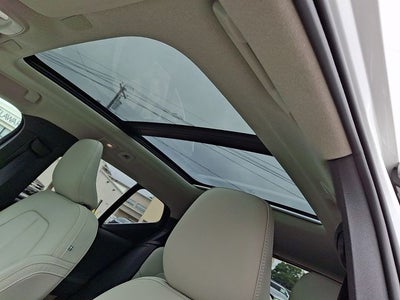2024 Volvo XC40 B5 Plus Bright Theme