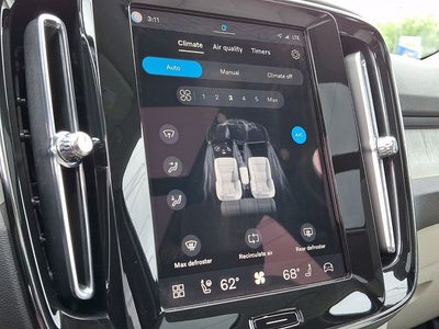 2024 Volvo XC40 B5 Plus Bright Theme