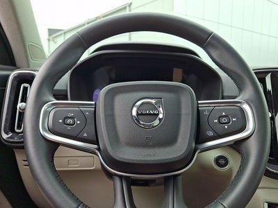 2024 Volvo XC40 B5 Plus Bright Theme