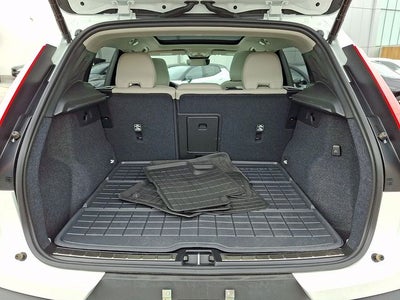 2024 Volvo XC40 B5 Plus Bright Theme