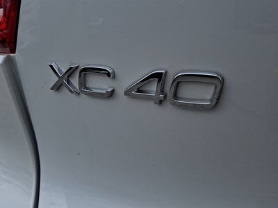 2024 Volvo XC40 B5 Plus Bright Theme