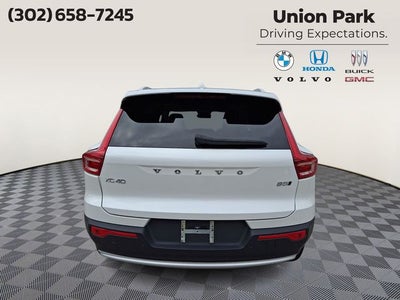 2024 Volvo XC40 B5 Plus Bright Theme