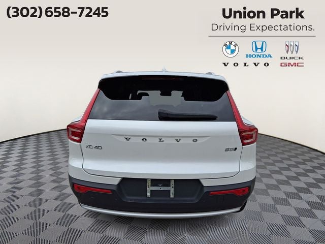 2024 Volvo XC40 B5 Plus Bright Theme