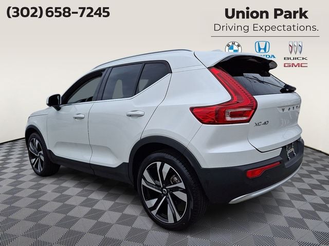 2024 Volvo XC40 B5 Plus Bright Theme