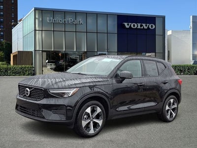 2026 Volvo XC40 B5 Core