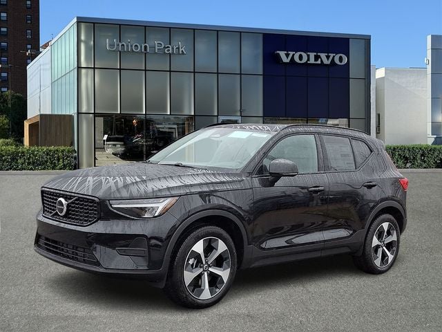 2026 Volvo XC40 B5 Core