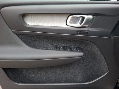 2026 Volvo XC40 B5 Core