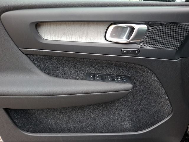 2026 Volvo XC40 B5 Core