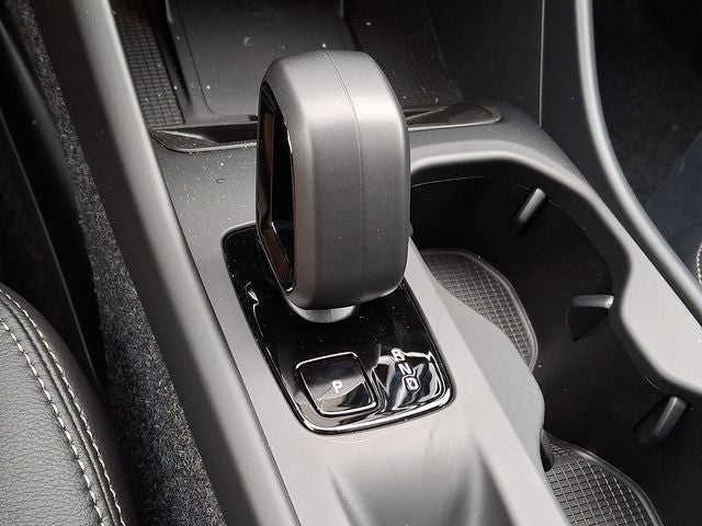 2026 Volvo XC40 B5 Core