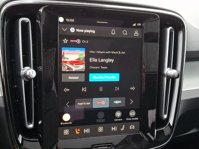 2026 Volvo XC40 B5 Core