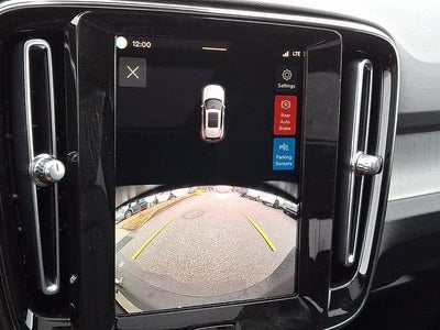 2026 Volvo XC40 B5 Core