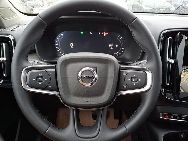 2026 Volvo XC40 B5 Core
