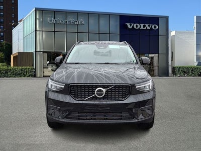 2026 Volvo XC40 B5 Core