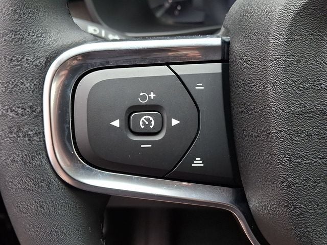 2026 Volvo XC40 B5 Core