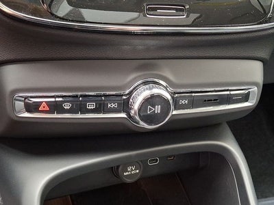 2026 Volvo XC40 B5 Core
