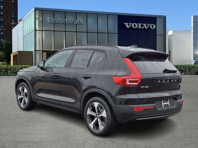 2026 Volvo XC40 B5 Core
