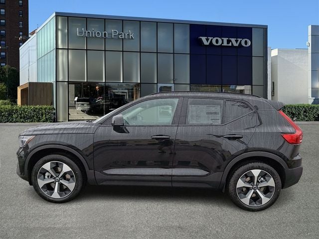 2026 Volvo XC40 B5 Core