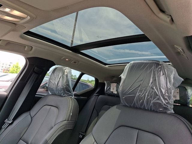 2026 Volvo XC40 B5 Core