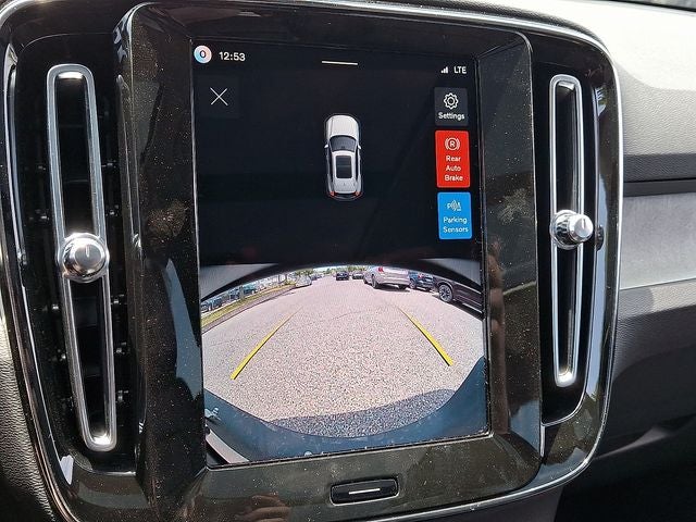 2026 Volvo XC40 B5 Core