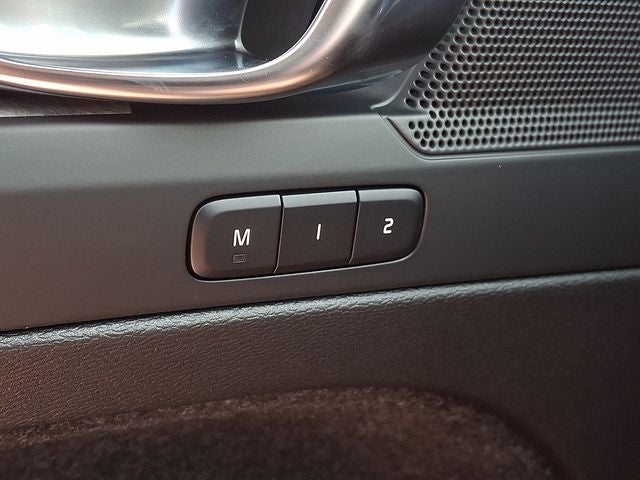 2026 Volvo XC40 B5 Core