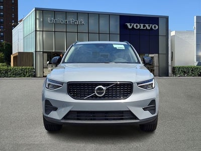 2026 Volvo XC40 B5 Core
