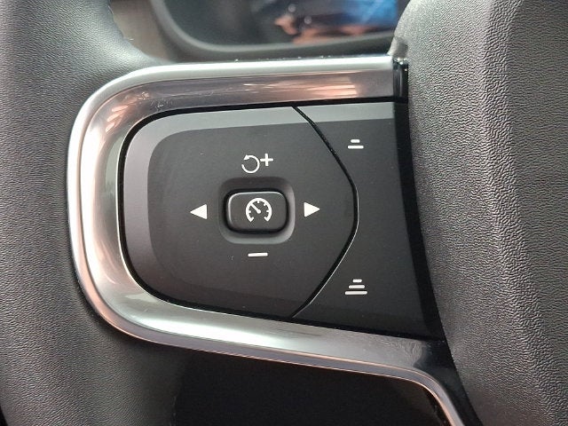 2026 Volvo XC40 B5 Core