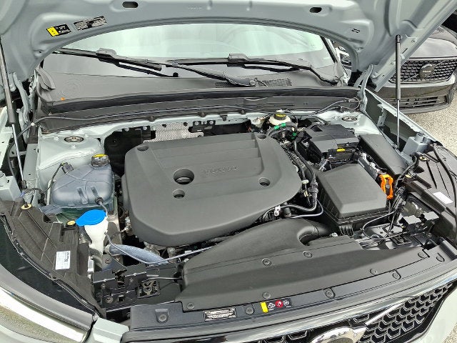 2026 Volvo XC40 B5 Core