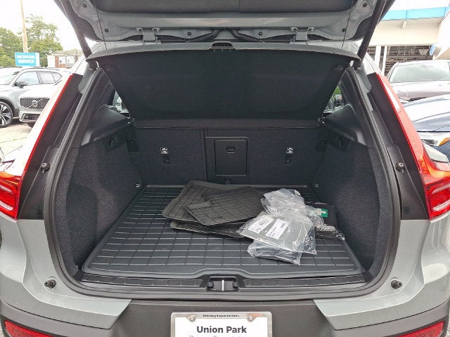 2026 Volvo XC40 B5 Core