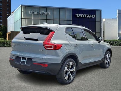 2026 Volvo XC40 B5 Core