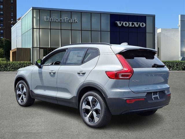 2026 Volvo XC40 B5 Core