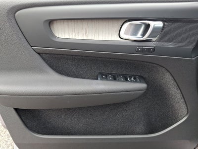 2026 Volvo XC40 B5 Core