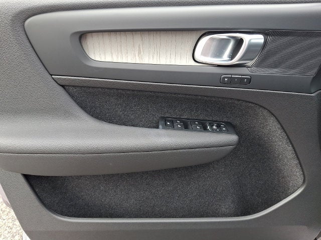 2026 Volvo XC40 B5 Core