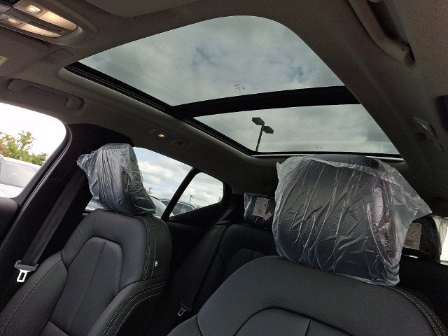2026 Volvo XC40 B5 Core